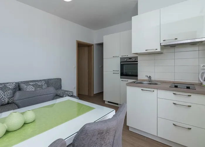 Jadranka Starigrad Paklenica