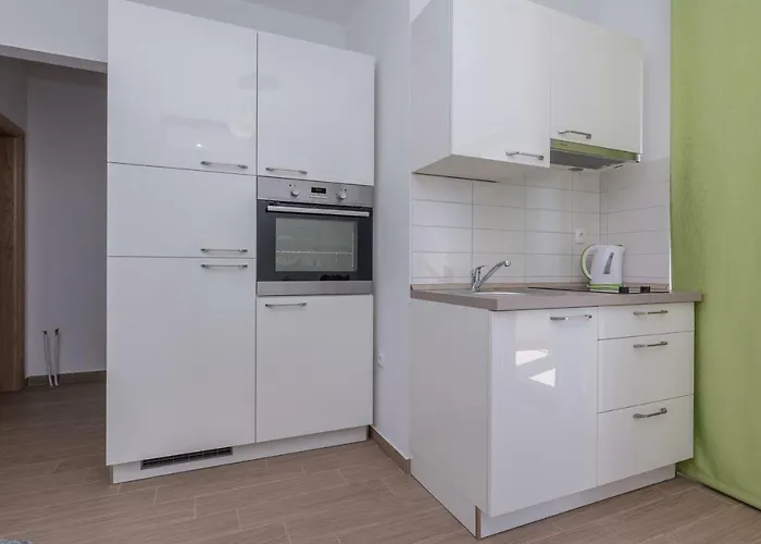 Jadranka Starigrad Paklenica